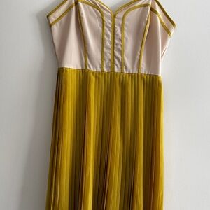 Elegant Yellow Pleated Dress